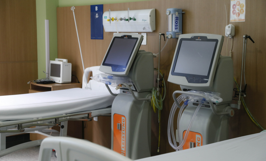 O governador Carlos Massa Ratinho Junior e o secretário estadual da Saúde, Beto Preto, entregam 50 novos leitos UTI SUS exclusivos para Covid-19 no Hospital do Rocio, em Campo Largo. Foto: Jonathan Campos/AEN