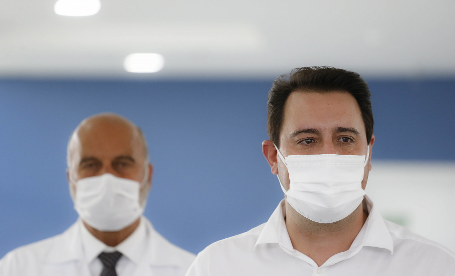 O governador Carlos Massa Ratinho Junior e o secretário estadual da Saúde, Beto Preto, entregam 50 novos leitos UTI SUS exclusivos para Covid-19 no Hospital do Rocio, em Campo Largo. Foto: Jonathan Campos/AEN