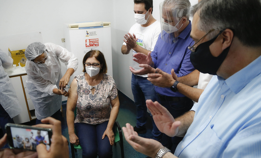 O governador Carlos Massa Ratinho Junior, participa neste domingo (28) da imunização em grupos prioritários em Maringá. Foto: Jonathan Campos/AEN
