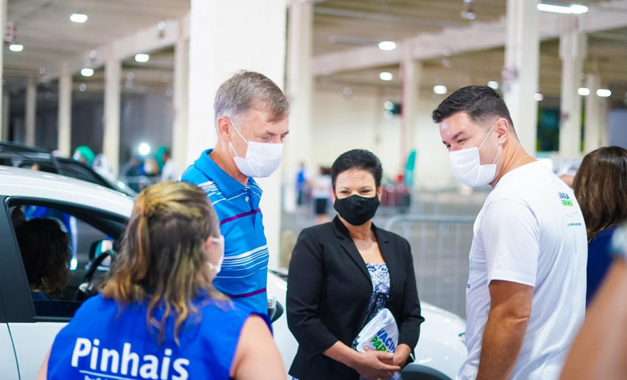 PINHAIS - Municípios do Paraná aderem à vacinação de domingo a domingo.Foto: Guilherme Flores