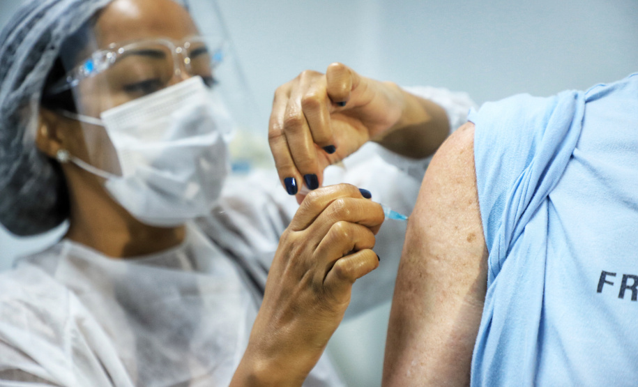 Municípios aplicaram quase 130 mil doses de vacina no fim de semana . Foto Jose Fernando Ogura/AEN
