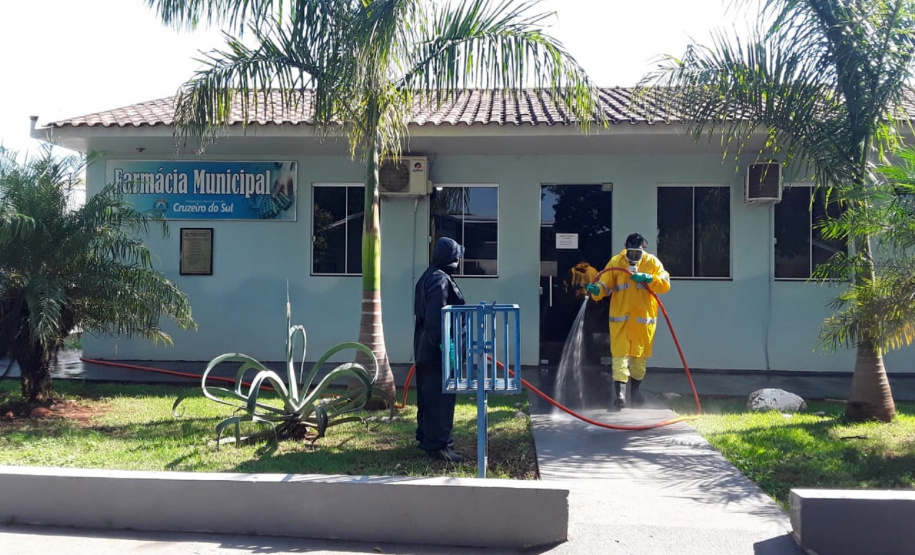 A Sanepar intensificou neste mês o trabalho de desinfecção de locais públicos na região de Paranavaí. As ações foram realizadas às sextas-feiras e sábados nas cidades de Alto Paraná, Nova Londrina, Diamante do Norte, Paranavaí, Paranacity e Cruzeiro do Sul.  -  Curitiba, 29/03/2021  -  Foto: Divulgação Sanepar