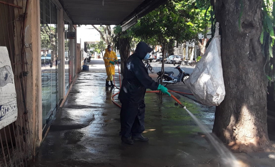 A Sanepar intensificou neste mês o trabalho de desinfecção de locais públicos na região de Paranavaí. As ações foram realizadas às sextas-feiras e sábados nas cidades de Alto Paraná, Nova Londrina, Diamante do Norte, Paranavaí, Paranacity e Cruzeiro do Sul.  -  Curitiba, 29/03/2021  -  Foto: Divulgação Sanepar