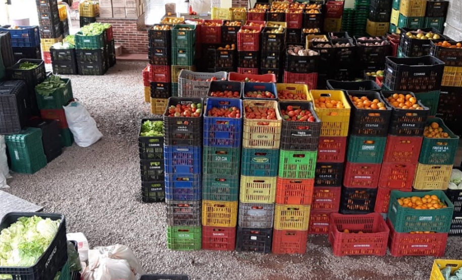 O Governo do Paraná firma contratos com cerca de 180 cooperativas e associações de pequenos agricultores para garantir a entrega de produtos da agricultura familiar nas mais de 2,1 mil escolas estaduais. - Foto: Cooperativa Agropecuária Matoriquense (Coamar), de Mato Rico