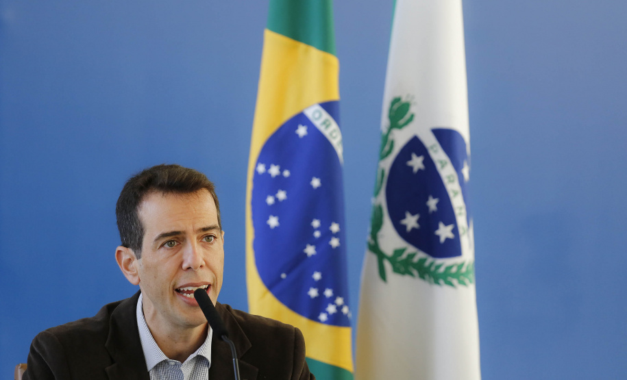 O governador Carlos Massa Ratinho Junior e o secretário estadual da Educação e do Esporte, Renato Feder, lançam o EduTech, um programa que oferece aos alunos da rede estadual cursos gratuitos de programação, games e animação. Foram 65 mil estudantes inscritos, formando 689 turmas.Foto: Jonathan Campos/AEN