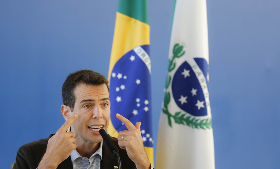 O governador Carlos Massa Ratinho Junior e o secretário estadual da Educação e do Esporte, Renato Feder, lançam o EduTech, um programa que oferece aos alunos da rede estadual cursos gratuitos de programação, games e animação. Foram 65 mil estudantes inscritos, formando 689 turmas.Foto: Jonathan Campos/AEN