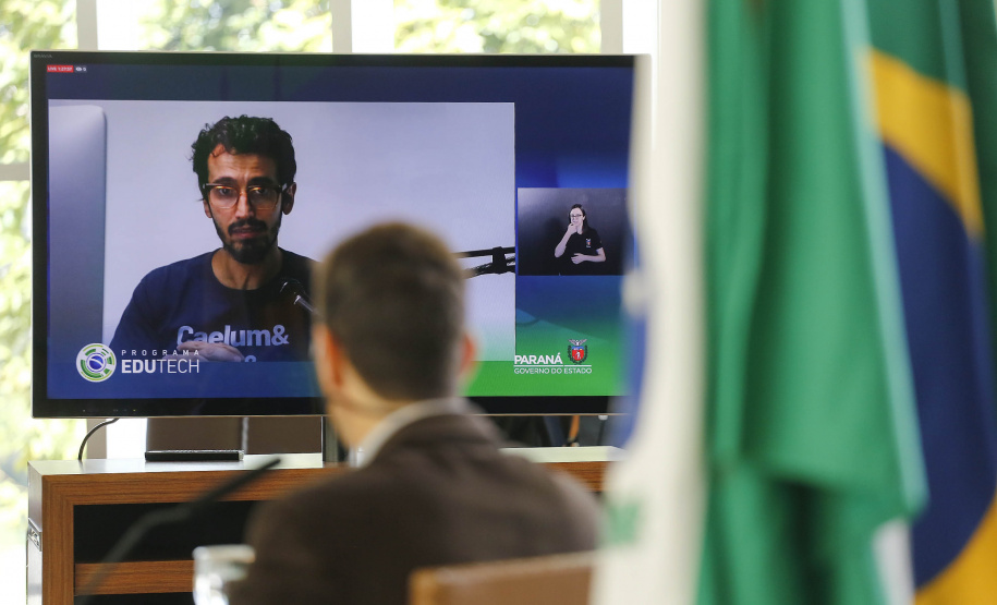 O governador Carlos Massa Ratinho Junior e o secretário estadual da Educação e do Esporte, Renato Feder, lançam o EduTech, um programa que oferece aos alunos da rede estadual cursos gratuitos de programação, games e animação. Foram 65 mil estudantes inscritos, formando 689 turmas.Foto: Jonathan Campos/AEN