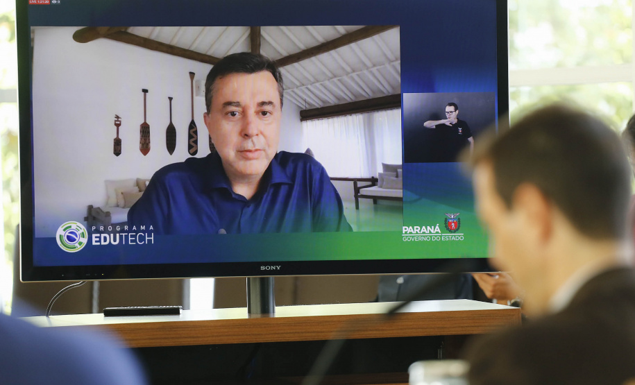 O governador Carlos Massa Ratinho Junior e o secretário estadual da Educação e do Esporte, Renato Feder, lançam o EduTech, um programa que oferece aos alunos da rede estadual cursos gratuitos de programação, games e animação. Foram 65 mil estudantes inscritos, formando 689 turmas.Foto: Jonathan Campos/AEN
