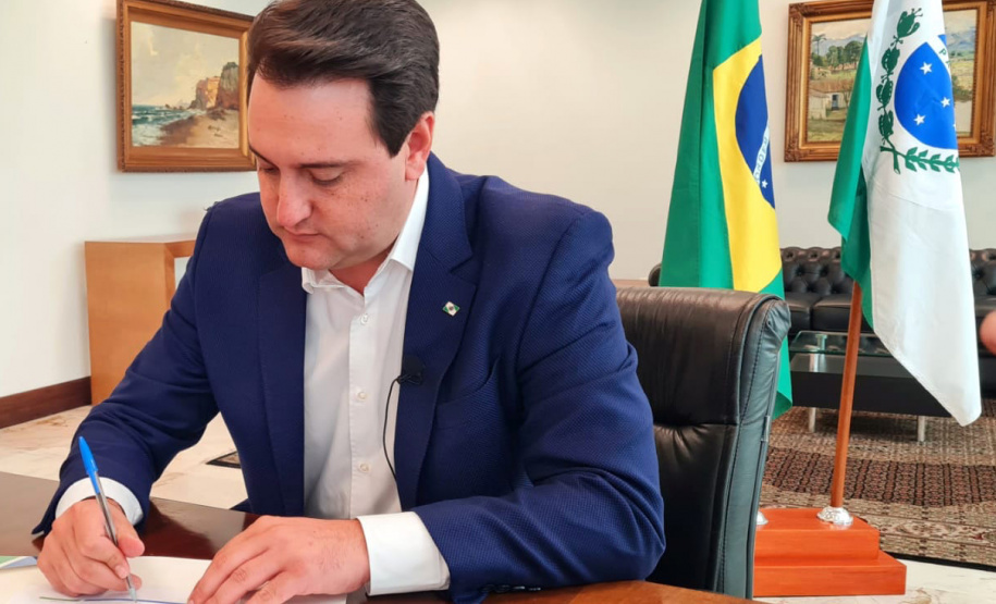 O governador Carlos Massa Ratinho Junior confirmou nesta quarta-feira (31) a adesão do Paraná ao Movimento Unidos pela Vacina. O projeto reúne diferentes organizações, entre entidades públicas e privadas, com o objetivo de acelerar o processo de vacinação no País.  - Curitiba, 31/03/2021 - Foto: AEN