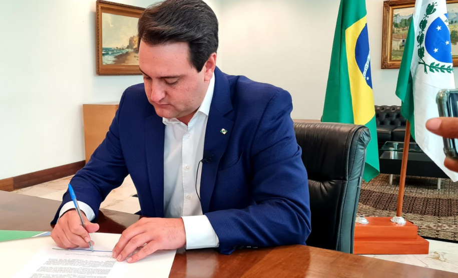 O governador Carlos Massa Ratinho Junior confirmou nesta quarta-feira (31) a adesão do Paraná ao Movimento Unidos pela Vacina. O projeto reúne diferentes organizações, entre entidades públicas e privadas, com o objetivo de acelerar o processo de vacinação no País.  - Curitiba, 31/03/2021 - Foto: AEN