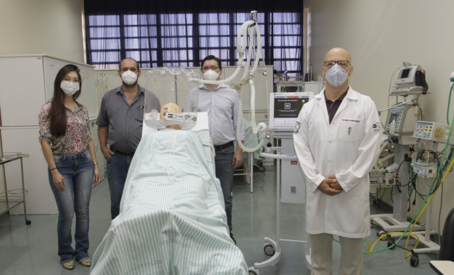 O equipamento traz mais conforto ao paciente e diminui a necessidade de intubação - Maringá, 29/03/2021 - Foto: divulgação UEM