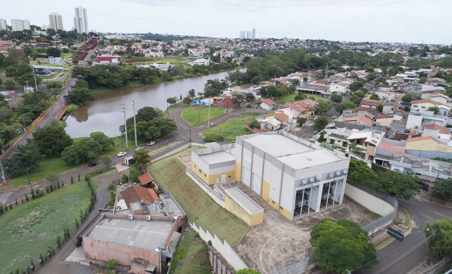 nvestimentos realizados pela Copel no fortalecimento e automação do sistema elétrico em Londrina estão gerando bons resultados para o fornecimento de energia no município. Nos últimos ano, a frequência de desligamentos diminuiu em 16%, e a duração equivalente das faltas caiu 15%.  -  Foto: Divulgação Copel