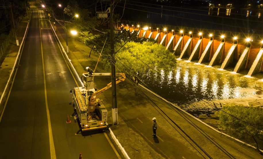 nvestimentos realizados pela Copel no fortalecimento e automação do sistema elétrico em Londrina estão gerando bons resultados para o fornecimento de energia no município. Nos últimos ano, a frequência de desligamentos diminuiu em 16%, e a duração equivalente das faltas caiu 15%.  -  Foto: Guilherme Pupo