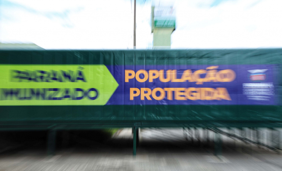 O Paraná recebeu nesta quinta-feira (1º) o 11° lote de vacinas contra Covid-19 do Ministério da Saúde. São 492.200 doses da Coronavac, produzida pela Sinovac e Instituto Butantan, e 33.250 doses da Covishield, produzida pela Universidade de Oxford com AstraZeneca e Fundação Oswaldo Cruz (Fiocruz).Foto: José Fernando Ogura/AEN