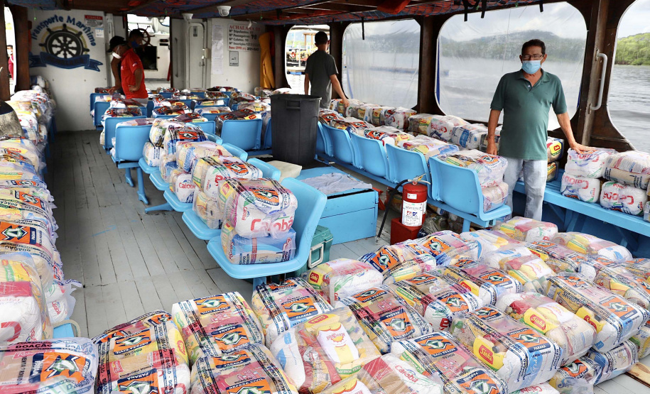 Comunidades carentes de Paranaguá, Antonina e moradores de ilhas da Região são prioridade nas doações feitas pela comunidade portuária. Foto: Claudio Neves