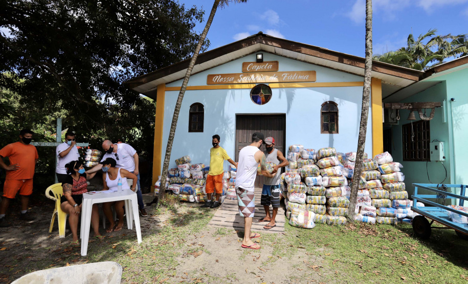 Comunidades carentes de Paranaguá, Antonina e moradores de ilhas da Região são prioridade nas doações feitas pela comunidade portuária. Foto: Claudio Neves