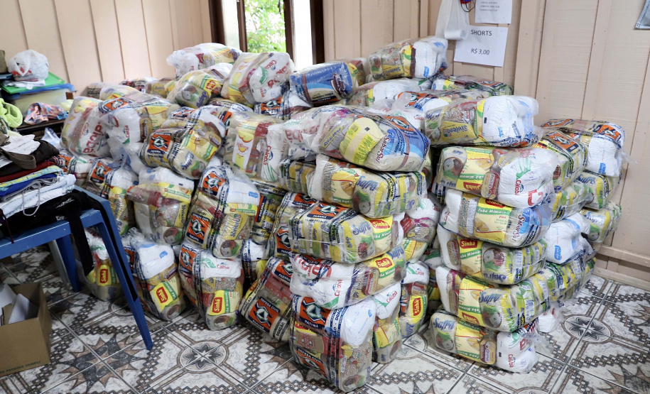 Comunidades carentes de Paranaguá, Antonina e moradores de ilhas da Região são prioridade nas doações feitas pela comunidade portuária. Foto: Claudio Neves