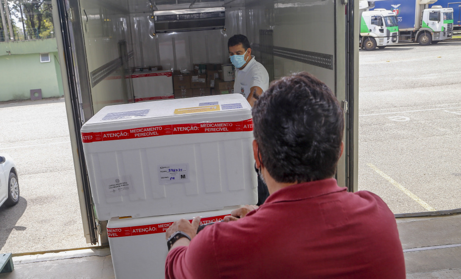 02.04.2021 - Entrega de medicamentos e vacinas para regionais.
Foto Gilson Abreu/AEN