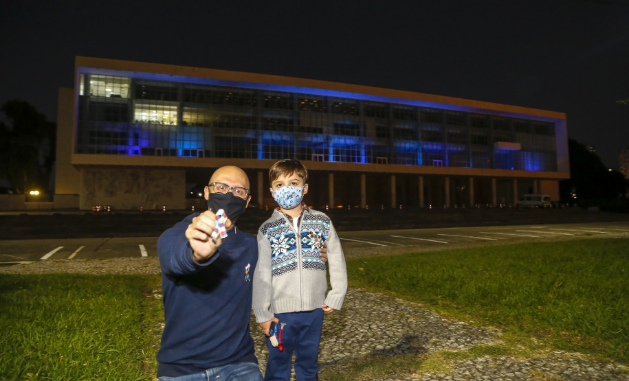 02.04.2021 - Iluminação especial pelo Dia Mundial de Conscientização do Autismo  -  Foto Gilson Abreu/AEN
