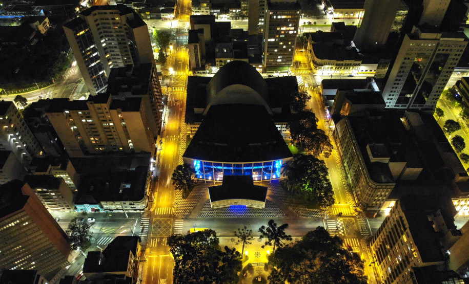 02.04.2021 - Iluminação especial pelo Dia Mundial de Conscientização do Autismo  -  Foto Gilson Abreu/AEN