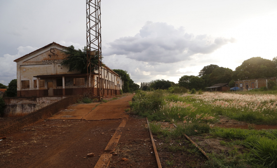 Nova Ferroeste vai entregar mais economia, rapidez e maior eficiência. Na foto, a antiga estação de trem desativada em Maracajú que poderá ser incorporado ao projeto da Nova Ferroeste.
Foto Gilson Abreu/AEN