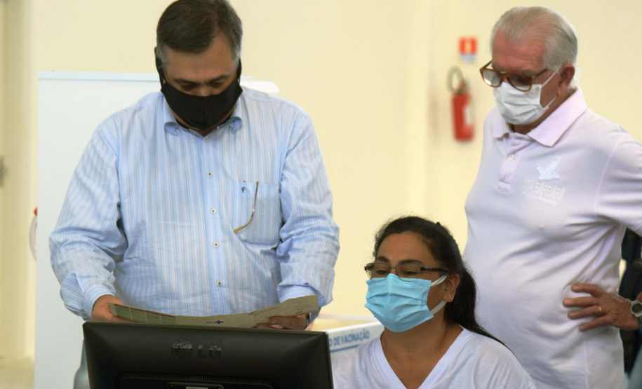 O secretário de Estado da Saúde, Beto Preto, visitou o Hospital Regional de Guaraqueçaba e as obras da maternidade anexa ao pronto socorro do município de Guaratuba nesta segunda-feira (5).
Foto: Américo Antonio/SESA