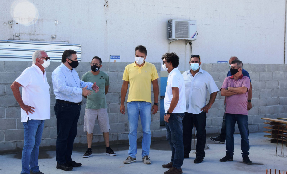 O secretário de Estado da Saúde, Beto Preto, visitou o Hospital Regional de Guaraqueçaba e as obras da maternidade anexa ao pronto socorro do município de Guaratuba nesta segunda-feira (5).
Foto: Américo Antonio/SESA