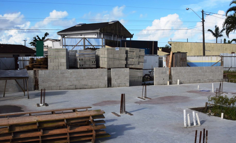 O secretário de Estado da Saúde, Beto Preto, visitou o Hospital Regional de Guaraqueçaba e as obras da maternidade anexa ao pronto socorro do município de Guaratuba nesta segunda-feira (5).
Foto: Américo Antonio/SESA