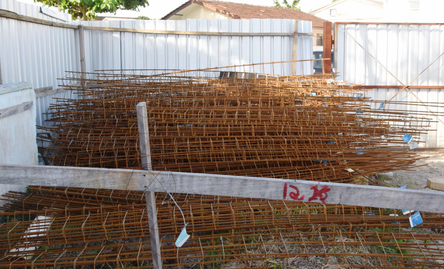 O secretário de Estado da Saúde, Beto Preto, visitou o Hospital Regional de Guaraqueçaba e as obras da maternidade anexa ao pronto socorro do município de Guaratuba nesta segunda-feira (5).
Foto: Américo Antonio/SESA