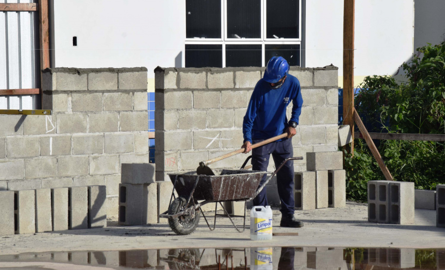 O secretário de Estado da Saúde, Beto Preto, visitou o Hospital Regional de Guaraqueçaba e as obras da maternidade anexa ao pronto socorro do município de Guaratuba nesta segunda-feira (5).
Foto: Américo Antonio/SESA
