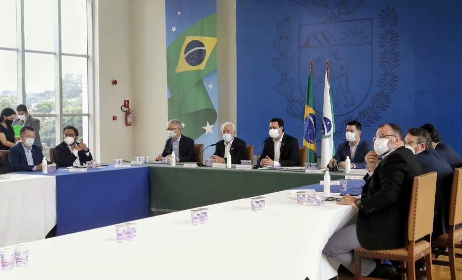 As pequenas e microempresas paranaenses dos segmentos mais afetados pela pandemia receberão um auxílio emergencial do Governo do Estado. O anúncio foi feito na manhã desta terça-feira (6) pelo governador Carlos Massa Ratinho Junior em um encontro com deputados estaduais, chefes de outros Poderes e representantes do setor produtivo. Foto:Gilson Abreu/AEN