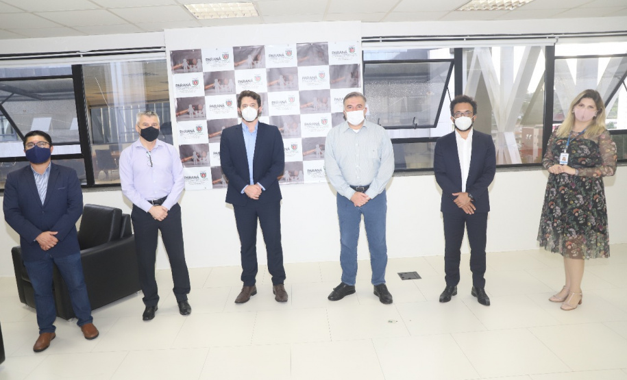 Nesta terça-feira (06) foi assinado pelo secretário de Justiça, Família e Trabalho, Ney Leprevost, e pelo diretor-presidente da Fomento Paraná, Heraldo Neves, um acordo de cooperação para viabilizar a contratação de linhas de microcrédito para pequenos negócios com o Banco do Empreendedor e Banco da Mulher Paranaense. - Curitiba, 06/04/2021 - Foto: SEJUF