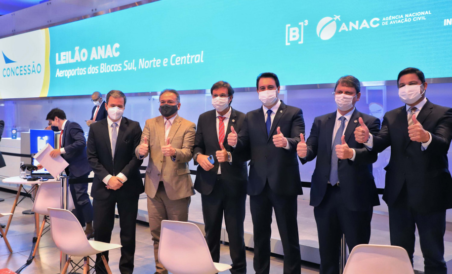 Afonso Pena e outros três aeroportos do Paraná passam à concessão privada.O governador Carlos Massa Ratinho Junior e o secretário estadual da Infraestrutura, Sandro Alex, acompanharam o leilão na sede da B3, em São Paulo. Foto: José Fernando Ogura/AEN