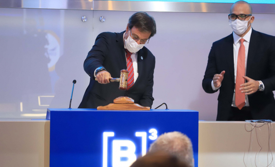 Afonso Pena e outros três aeroportos do Paraná passam à concessão privada.O governador Carlos Massa Ratinho Junior e o secretário estadual da Infraestrutura, Sandro Alex, acompanharam o leilão na sede da B3, em São Paulo. Foto: José Fernando Ogura/AEN