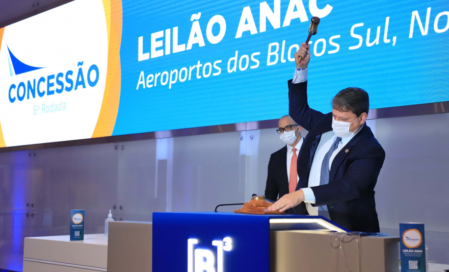 Afonso Pena e outros três aeroportos do Paraná passam à concessão privada.O governador Carlos Massa Ratinho Junior e o secretário estadual da Infraestrutura, Sandro Alex, acompanharam o leilão na sede da B3, em São Paulo. Foto: José Fernando Ogura/AEN