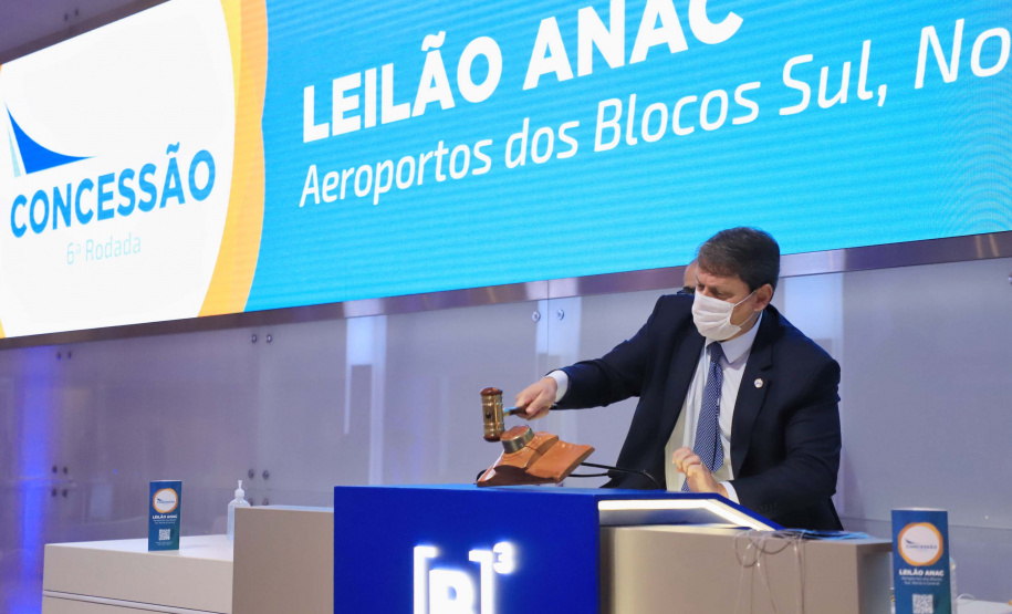 Afonso Pena e outros três aeroportos do Paraná passam à concessão privada.O governador Carlos Massa Ratinho Junior e o secretário estadual da Infraestrutura, Sandro Alex, acompanharam o leilão na sede da B3, em São Paulo. Foto: José Fernando Ogura/AEN