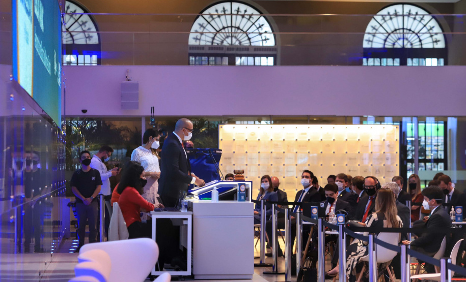 Afonso Pena e outros três aeroportos do Paraná passam à concessão privada.O governador Carlos Massa Ratinho Junior e o secretário estadual da Infraestrutura, Sandro Alex, acompanharam o leilão na sede da B3, em São Paulo. Foto: José Fernando Ogura/AEN