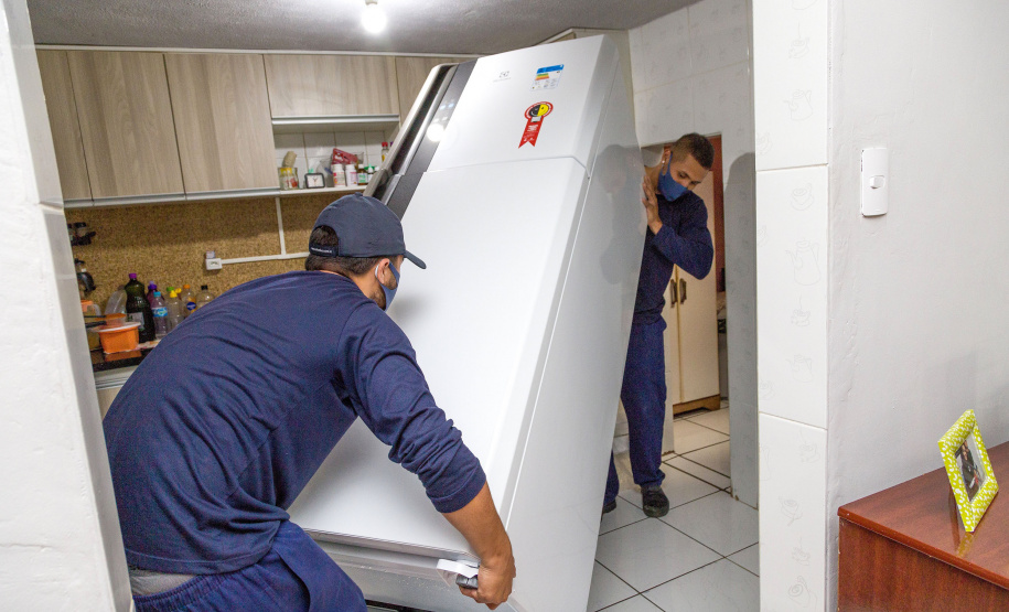 A Copel lança na próxima segunda-feira (12) mais uma etapa do projeto ?Trocou, Economizou?, em parceria com a rede varejista Colombo. A ação oferece bônus acima de 40% na compra de um novo equipamento, desde que o cliente entregue em troca um eletrodoméstico similar antigo.- Curitiba, 07/04/2021 - Foto: Valdenir Danaiel Cavalheiro/Copel