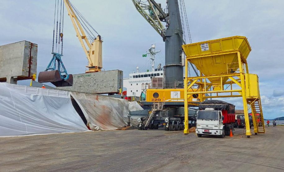 Operações inéditas são realizadas no Porto de Antonina.- No último dia 5, segunda-feira, foi concluído o desembarque da primeira carga de malte importado para a indústria cervejeira nacional. Paranaguá, 07/04/2021 - Foto: Portos do Paraná