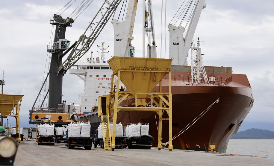 Operações inéditas são realizadas no Porto de Antonina