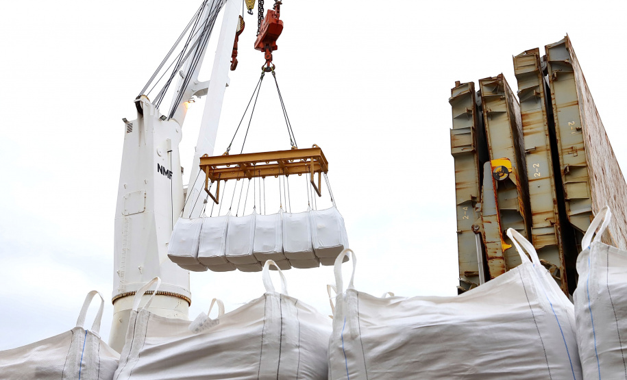 Operações inéditas são realizadas no Porto de Antonina