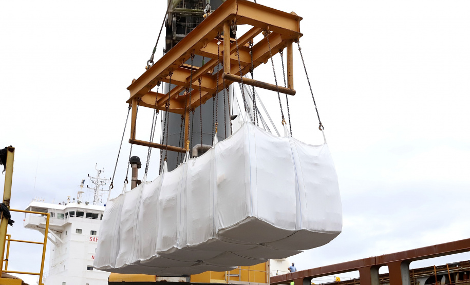 Operações inéditas são realizadas no Porto de Antonina