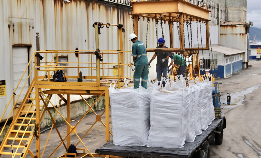 Operações inéditas são realizadas no Porto de Antonina