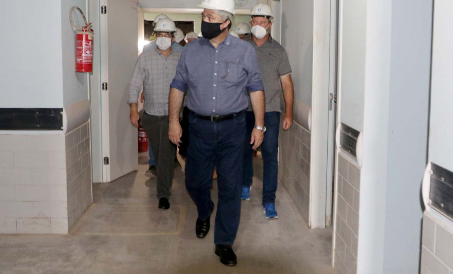O secretário de Estado da Saúde, Beto Preto, vistoriou as obras do Hospital Regional de Toledo nesta quarta-feira (7). O Estado já investiu R$ 13 milhões e vai ofertar 69 leitos, sendo 26 cirúrgicos e 33 clínicos, além de dez Unidades de Terapia Intensiva (UTI). Foto:SESA