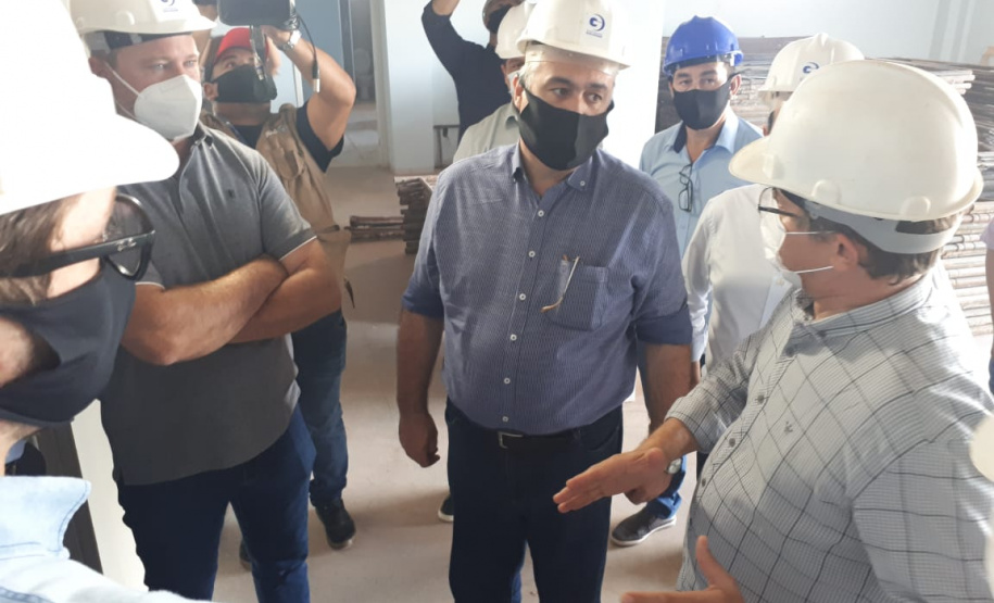 O secretário de Estado da Saúde, Beto Preto, vistoriou as obras do Hospital Regional de Toledo nesta quarta-feira (7). O Estado já investiu R$ 13 milhões e vai ofertar 69 leitos, sendo 26 cirúrgicos e 33 clínicos, além de dez Unidades de Terapia Intensiva (UTI). Foto:SESA