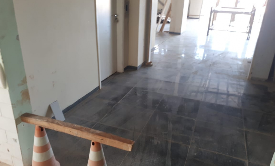 O secretário de Estado da Saúde, Beto Preto, vistoriou as obras do Hospital Regional de Toledo nesta quarta-feira (7). O Estado já investiu R$ 13 milhões e vai ofertar 69 leitos, sendo 26 cirúrgicos e 33 clínicos, além de dez Unidades de Terapia Intensiva (UTI). Foto:SESA