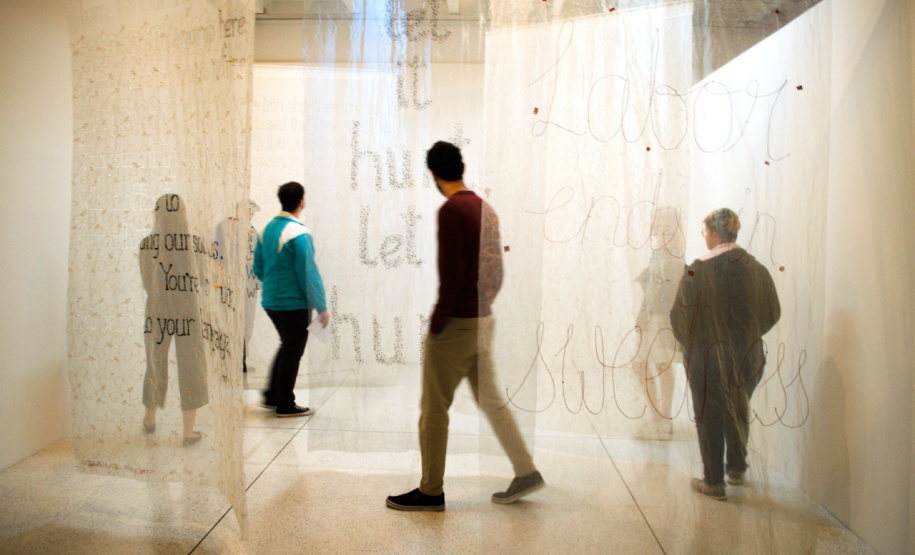 Bienal Internacional de Arte Contemporânea de Curitiba promove edição online.