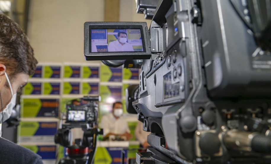 08.04.2021 - Governador Carlos Massa Ratinho Junior com Secretário da saúde Beto Preto
distribuição 12 lote de vacinas no Paraná
Foto Gilson Abreu/AEN