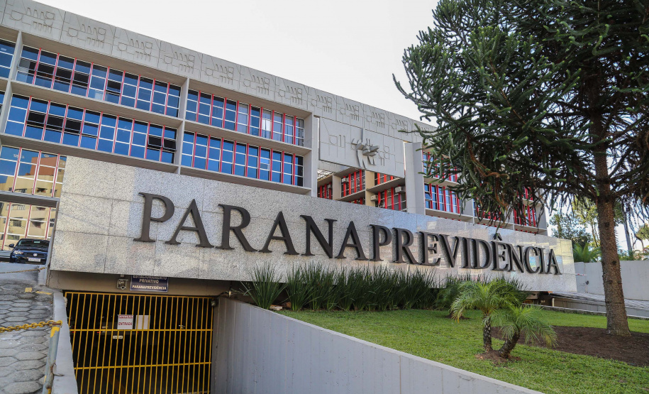 A PARANAPREVIDÊNCIA recebeu nesta quarta-feira (07) o termo de certificação em Nível II do Programa Pró-Gestão da Secretaria de Previdência do Ministério da Economia. - Foto: Geraldo Bubniak/AEN