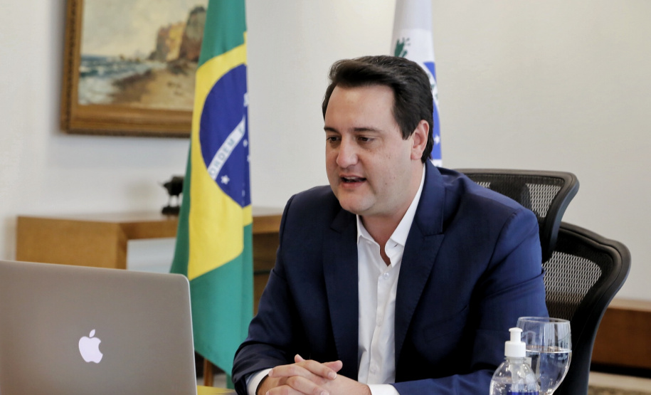 Governador Carlos Massa Ratinho Junior participou nesta quinta-feira (8) de um painel no evento Superagro, promovido pela revista Exame, e destacou os principais incentivos do Governo do Estado no setor. O painel também contou com a participação dos governadores do Mato Grosso, Mauro Mendes, da Bahia, Rui Costa, e do Rio Grande do Sul, Eduardo Leite. - Curitiba, 08/04/2021 - Foto: Gilson Abreu/AEN